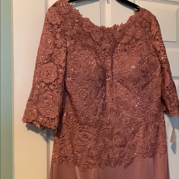 MGNY Mother of the Bride  gown - Picture 4 of 8